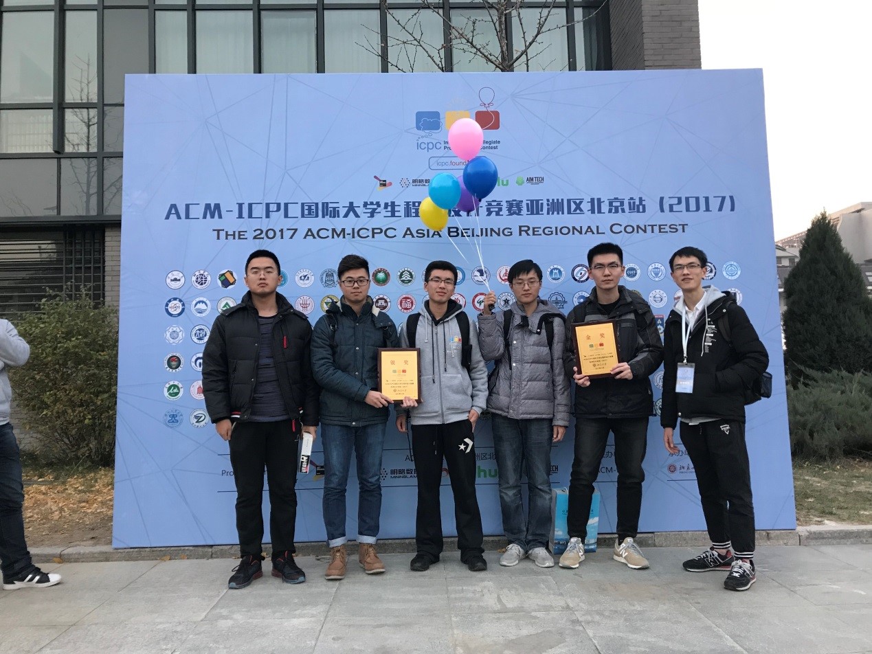 ICPC北京站参赛队伍（左起李孟韬、王英艺、吴泽航、郑黎明、王天舒、何卫锋）